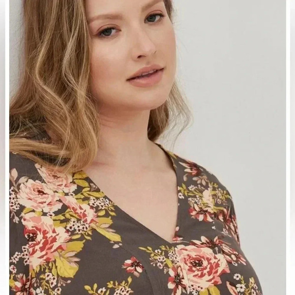 Torrid Gray Floral Crepe Babydoll Rayon Top - Picture 4 of 6